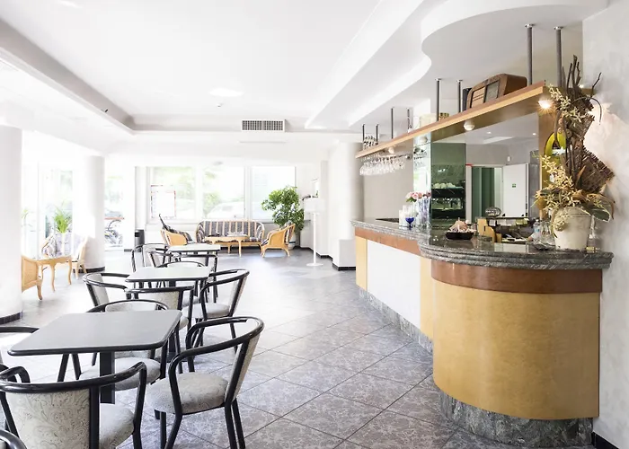 Hotel Dasamo - Dada 3*