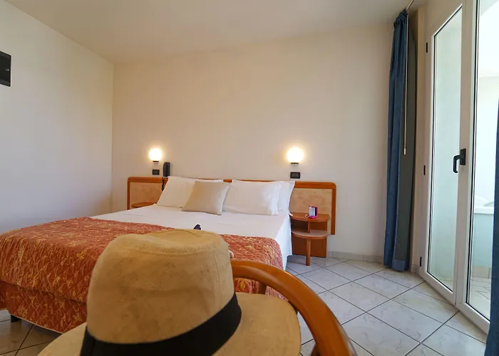 Hotel Dasamo - Dada 3*