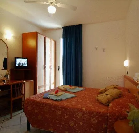 Hotel Dasamo - Dada 3*